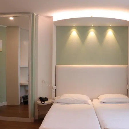 Ark Hotel-2